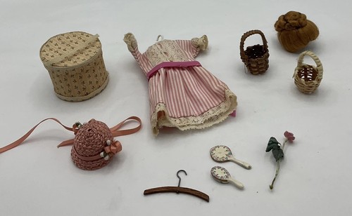 Dolls House Ladies Accessories (MAI/37)