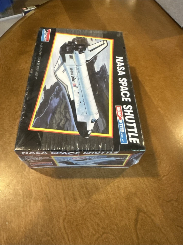 VINTAGE 1987 MONOGRAM 1 : 200 NASA SPACE SHUTTLE MODEL KIT NEW IN SEALED PACKAGE - Image 4 of 4