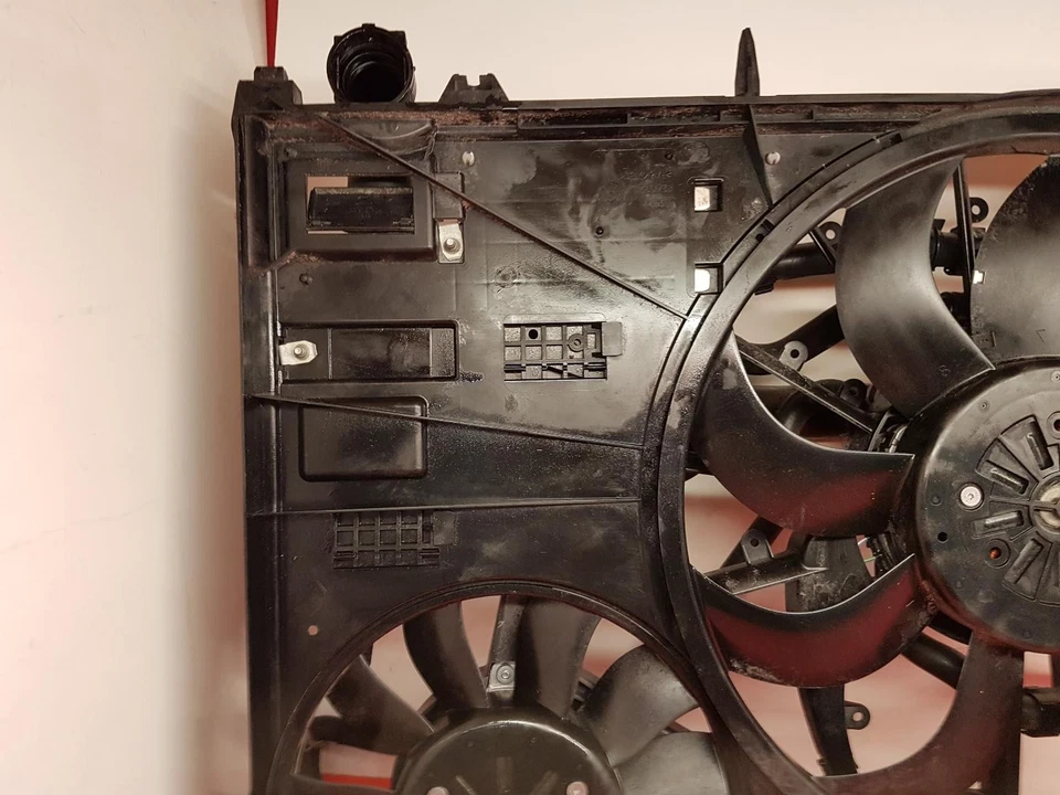 LANDROVER DISCOVERY L462 LR5 MK5 2017 COOLING FAN 3.0L DIESEL 306DT LR082548 - Image 2 of 4