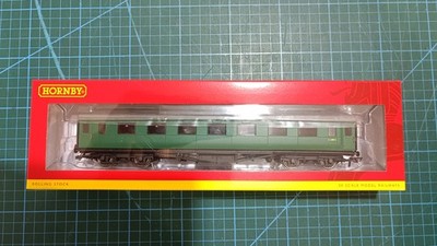Hornby R40101 BR Open Third Coach S1338S 00 Scale Model