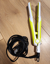 STN Ceramic Flat Iron Hair Straightener 5 Heat Settings 410 F White/Green