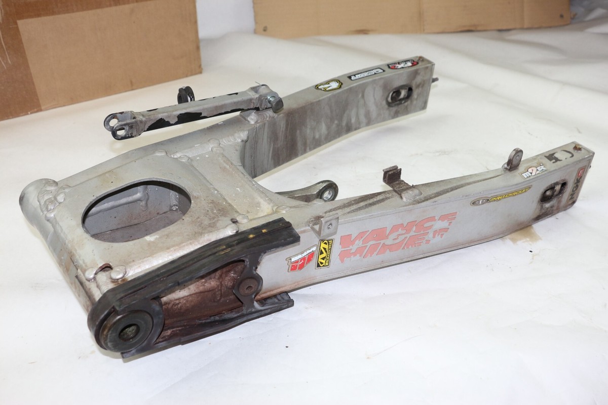 ykaページ 1996 - 2002 Kawasaki ZX600 Zx600E OEM Rear Swingarm Back