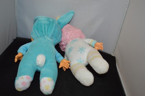 2 Cry Babies Tiny Cuddles 9" EASTER BUNNY Baby Doll - BROOKS & Holly Jolly Q5 - Picture 3 of 4