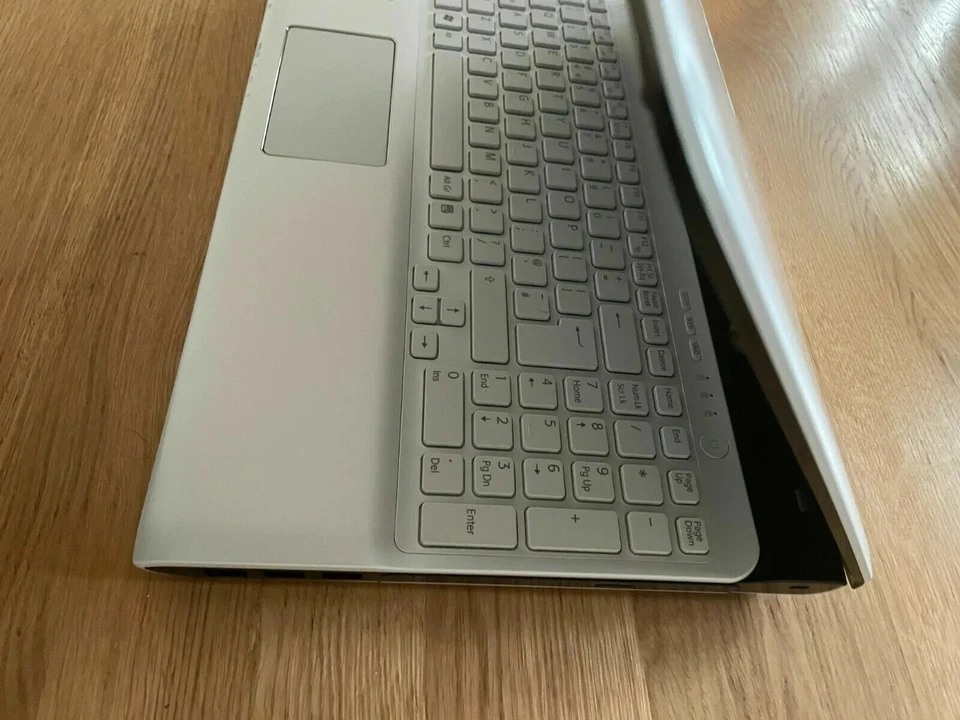 Sony Vaio Laptop 15.6 inch- i7 3630  3.4 GHz - 8GB RAM DVD - 2TB  SSD - 15.6” - Image 2 of 4