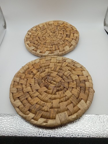 Vintage 2 Large Round Coiled Natural Straw Trivet / Hot Pad 8 in - Picture 2 of 6