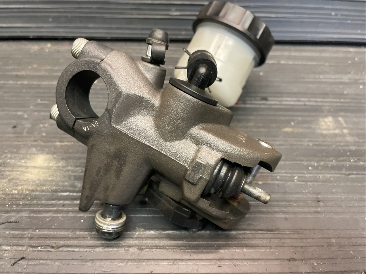 2017 Kawasaki Ninja ZX6R Front brake master cylinder OEM