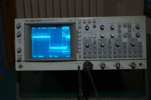 FLUKE PM 3084 4 Channels 100 MHz oscilloscope + Philips PM 9010 probe - Foto 4 di 12