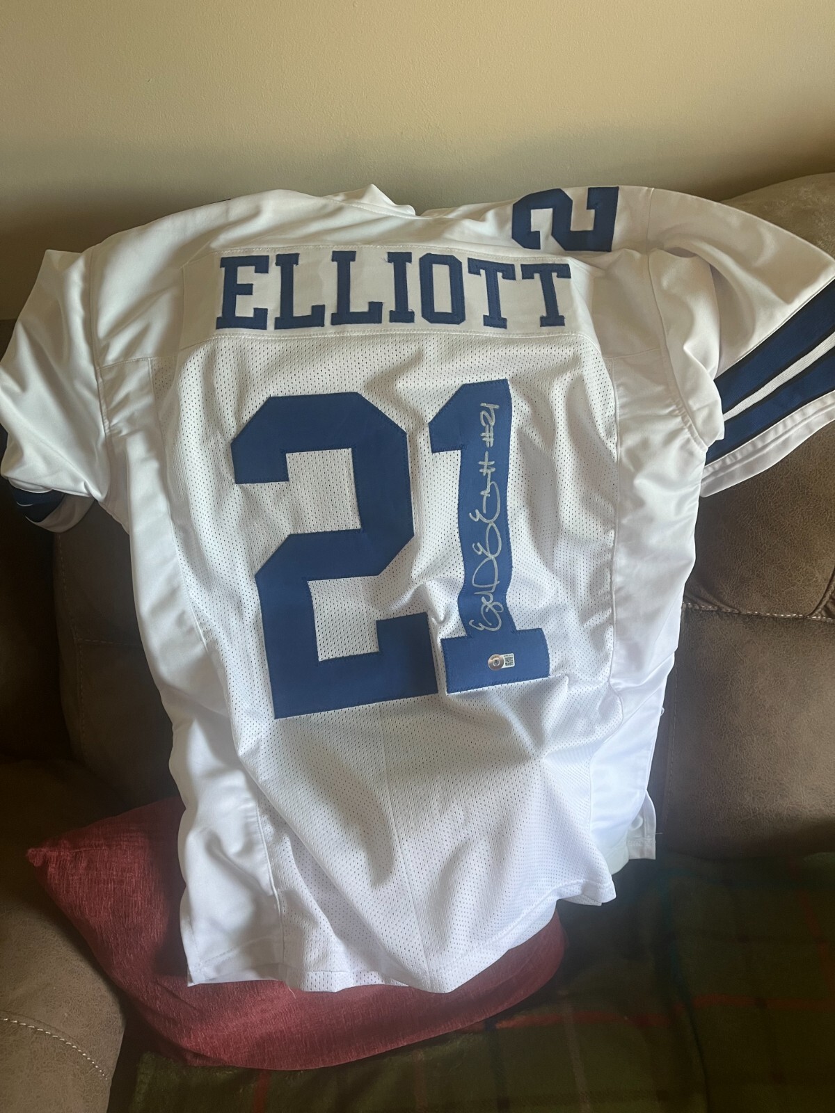 Ezekiel Elliott Autographed Signed Dallas Cowboys 2023 Hit Parade First Edition Jersey Beckett COA 