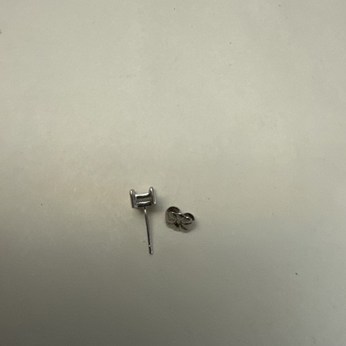 Single 14k Gold Princess Cut Diamond Stud Earring - Picture 5 of 8