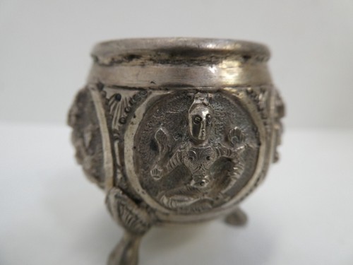 SMALL INDIAN ASIAN SILVER REPOUSSE SHIVA DEITY ICON FOOTED BOWL DISH - Picture 8 of 8