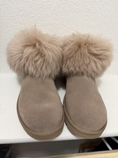Women  s Short Ugg Boot