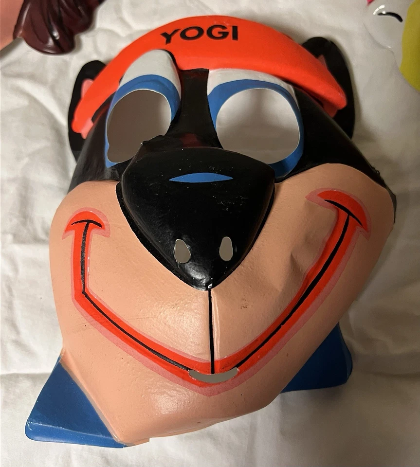 7 vintage 70s 80s Halloween Masks Rambo/ET/Garfield/ALF/Yogi Bear/Clown - Image 2 of 4