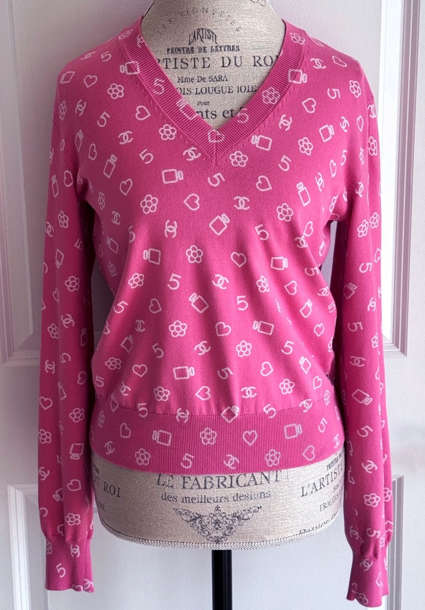 CHANEL 23C PINK WHITE CC LOGO HEARTS SWEATER PULLOVER 38 | eBay