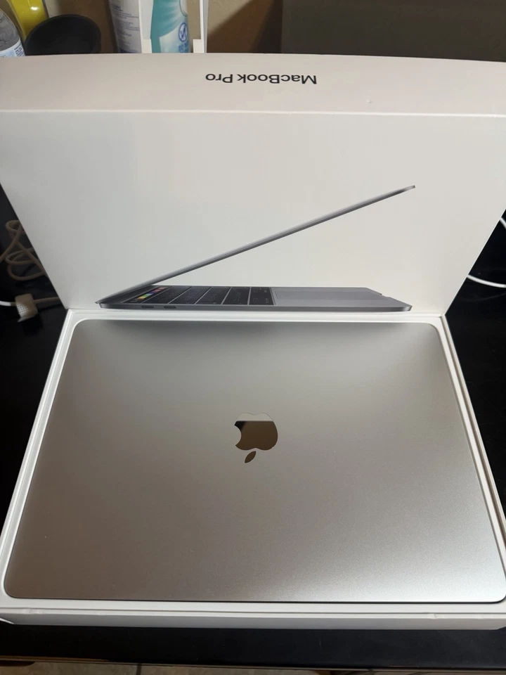 99.99% Apple MacBook Pro 13.3” M”os 2023 Touch Bar , Ram 8Gb , 256GB SSD, CC 6 - Image 2 of 4