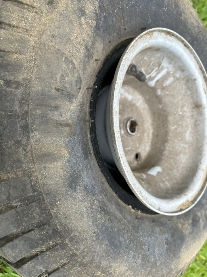 WHEEL ASSY 20X8.00-8NHS Statesman Lawn Tractor Model 13AU608H016 - Image 2 of 4