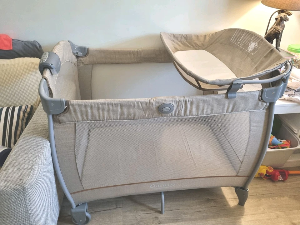 Foldable Baby Cot And Playard - Image 4 of 4