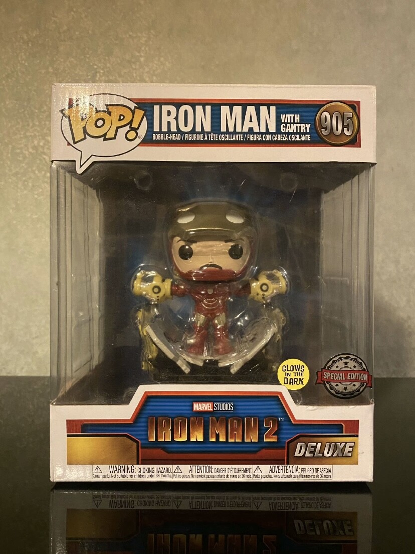 Figurine Pop Marvel Comics #905 pas cher : Iron Man MKIV with Gantry Glow in the Dark