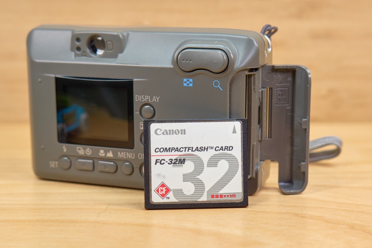 Vintage Canon Powershot A20 2.1 MP Digital Camera 3x Optical
