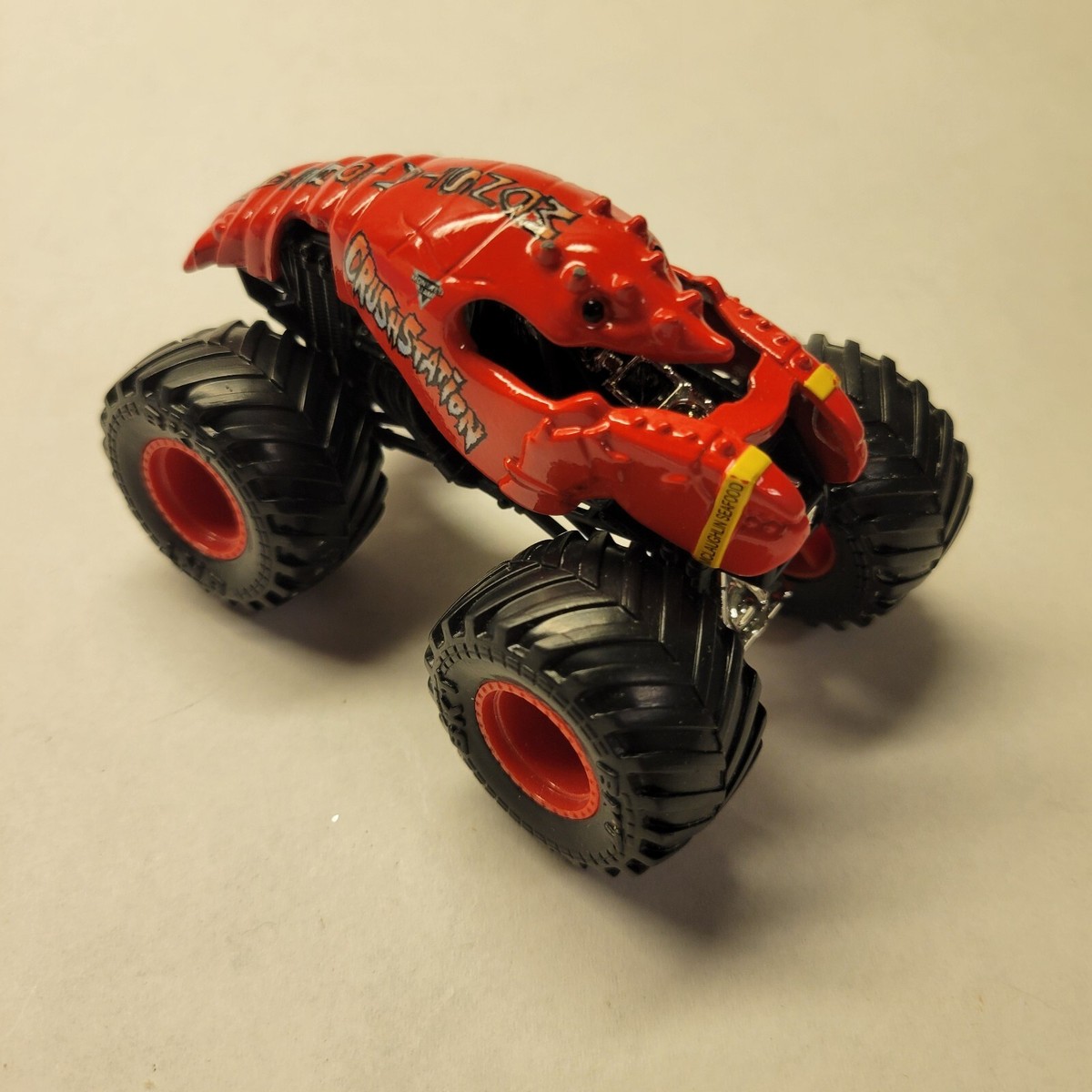Monster Jam CRUSHSTATION 1:64 Die Cast 