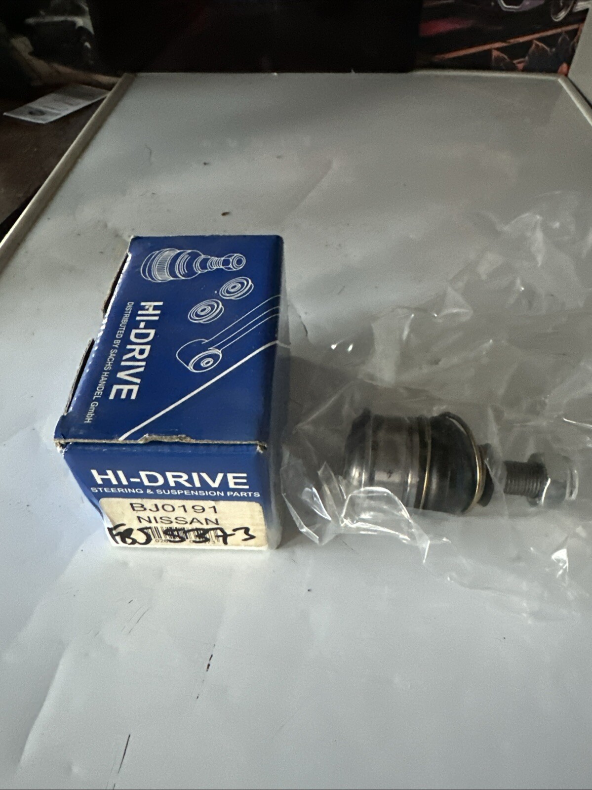 Fits Nissan Micra 1992-2002 1.0 1.3 1.4 AZ Front Lower Ball Joint 401604F105