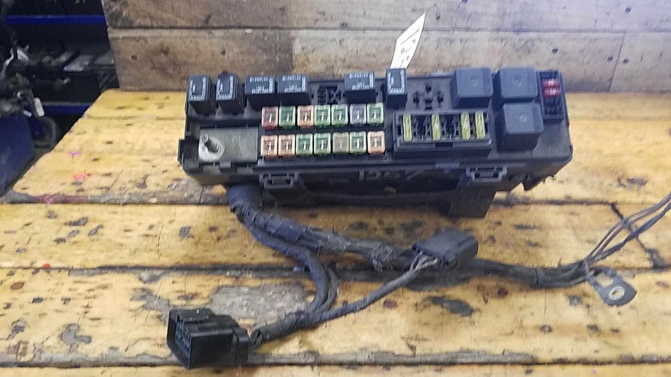 00-04 DODGE INTREPID LHS 300M MOTOR CAJA DE FUSIBLES BLOQUE DE CIRCUITO RELÉ UNIÓN Foto 2 de 4