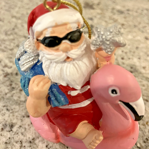 MidWest Gifts Ganz Santa In Flamingo Float W/ Bag Of Shells Christmas Ornament - Picture 10 of 14