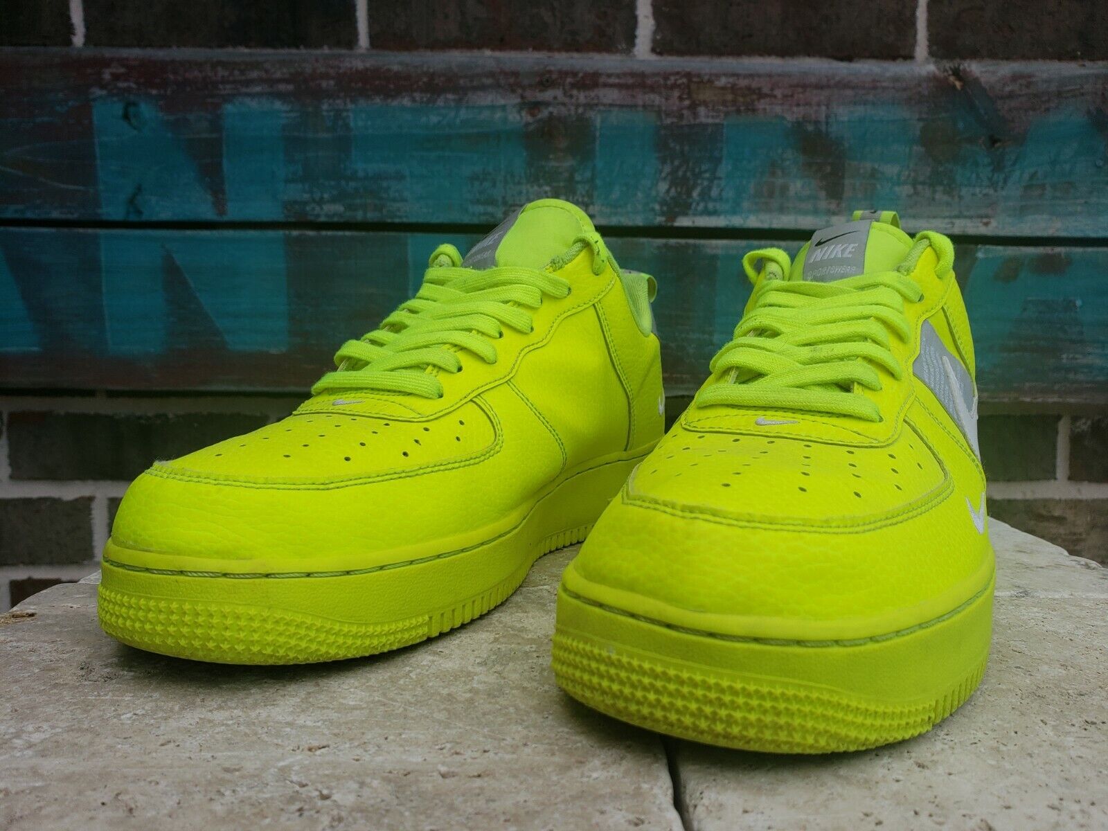 Nike Air Force 1 '07 LV8 Utility Volt AJ7747-700 Men's Siz…