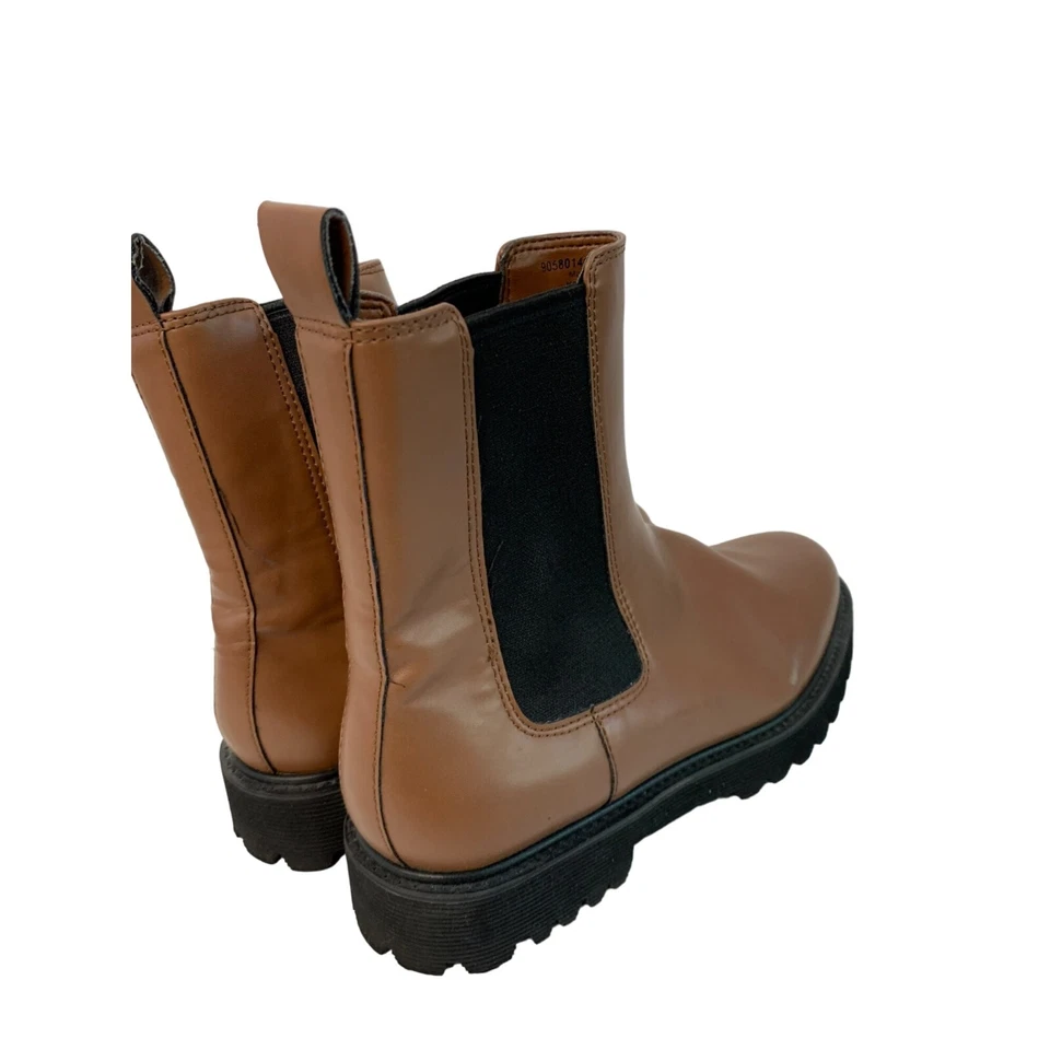 Botas Chelsea para mujer Charles & Keith marrón talla 6,5 elásticas con taco plano usadas en excelente estado 7487 Foto 3 de 4