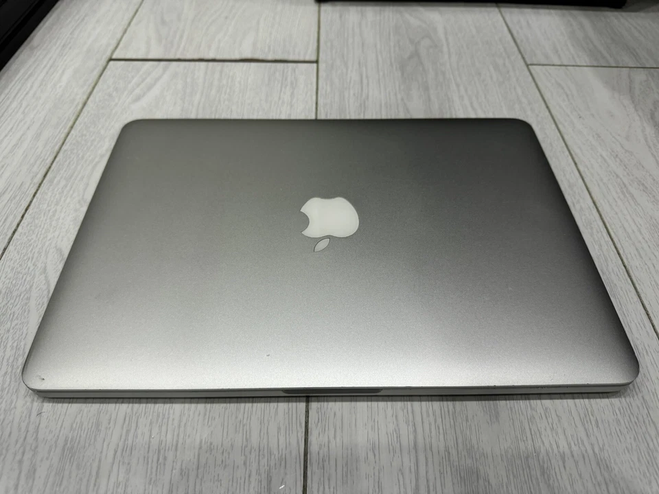 Apple MacBook Pro Retina 13.3" Early 2015 - 512GB SSD - 8GB Ram - 3.1GHz Core i7 - Image 3 of 4