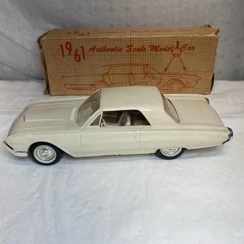 Ford Thunderbird 1961 de colección concesionario promoción 1/25 caja original T-bird crema techo rígido 2 puertas - Imagen 5 de 15