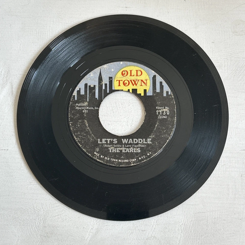 THE EARLS Remember Then / Let’s Waddle 45 RPM OLD TOWN RECORDS 1130 - Image 3 of 3