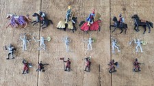Bundle of Vintage Plastic Medieval Knights, Soldiers & Horses Toy Figures. 