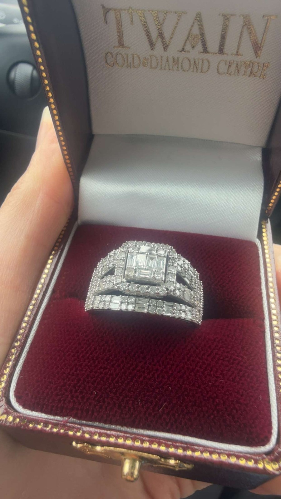 Ladies Diamond 18K white gold cocktail Ring