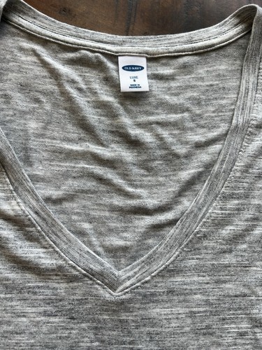 Old Navy Luxe meliertes Kurzarm T-Shirt mit V-Ausschnitt S grau - Bild 2 von 2