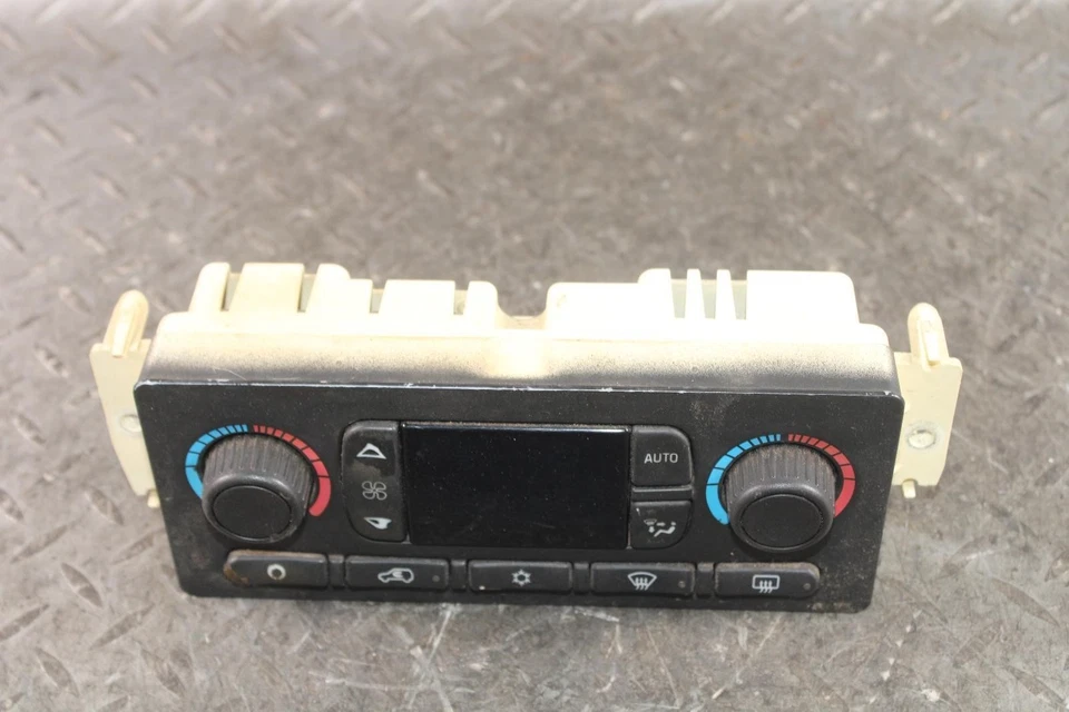 03-04 SILVERADO *WEAR* Automatic Dual Zone Heat AC Climate Temperature Control Foto 2 de 4