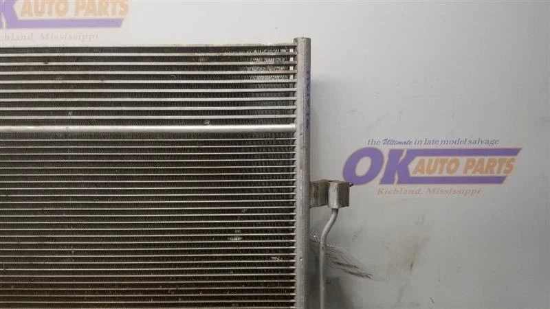 Condensador Mercedes Benz GLS550 19 4,7 L AC Foto 2 de 4