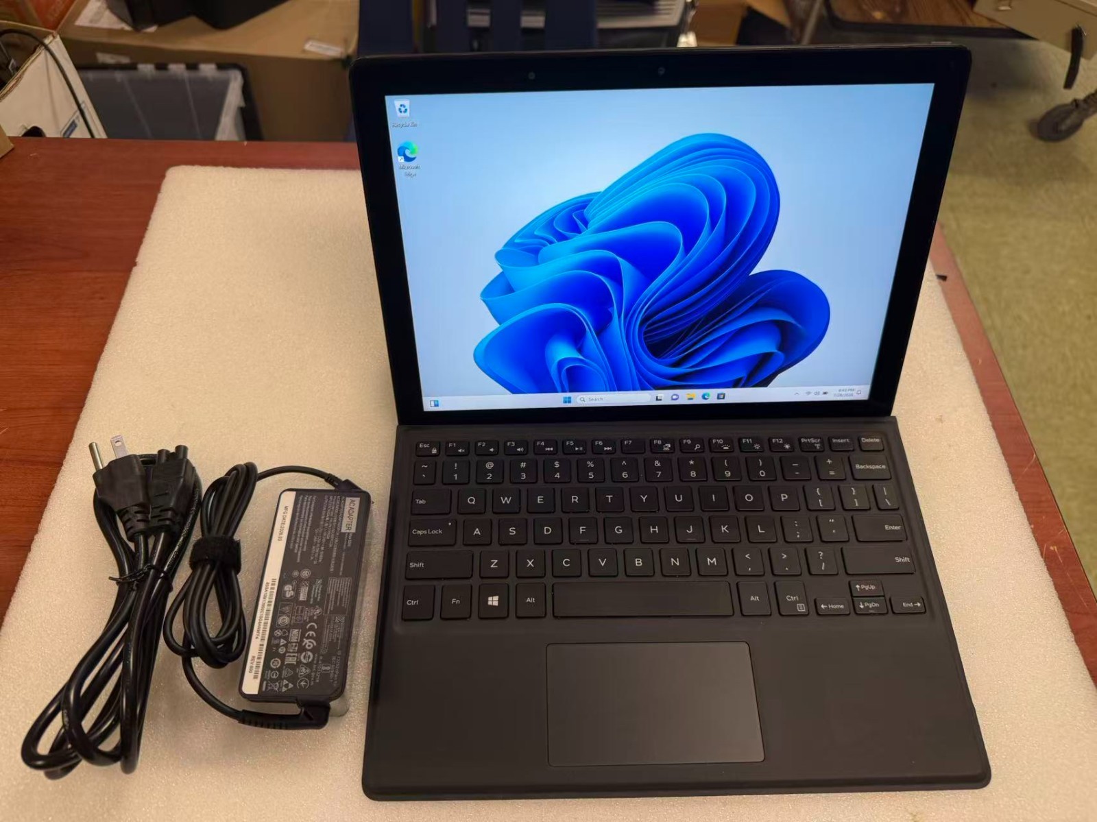Dell Latitude 5290 2-in-1 Core i7-8650U 16GB 256GB SSD Win 11 - battery poor