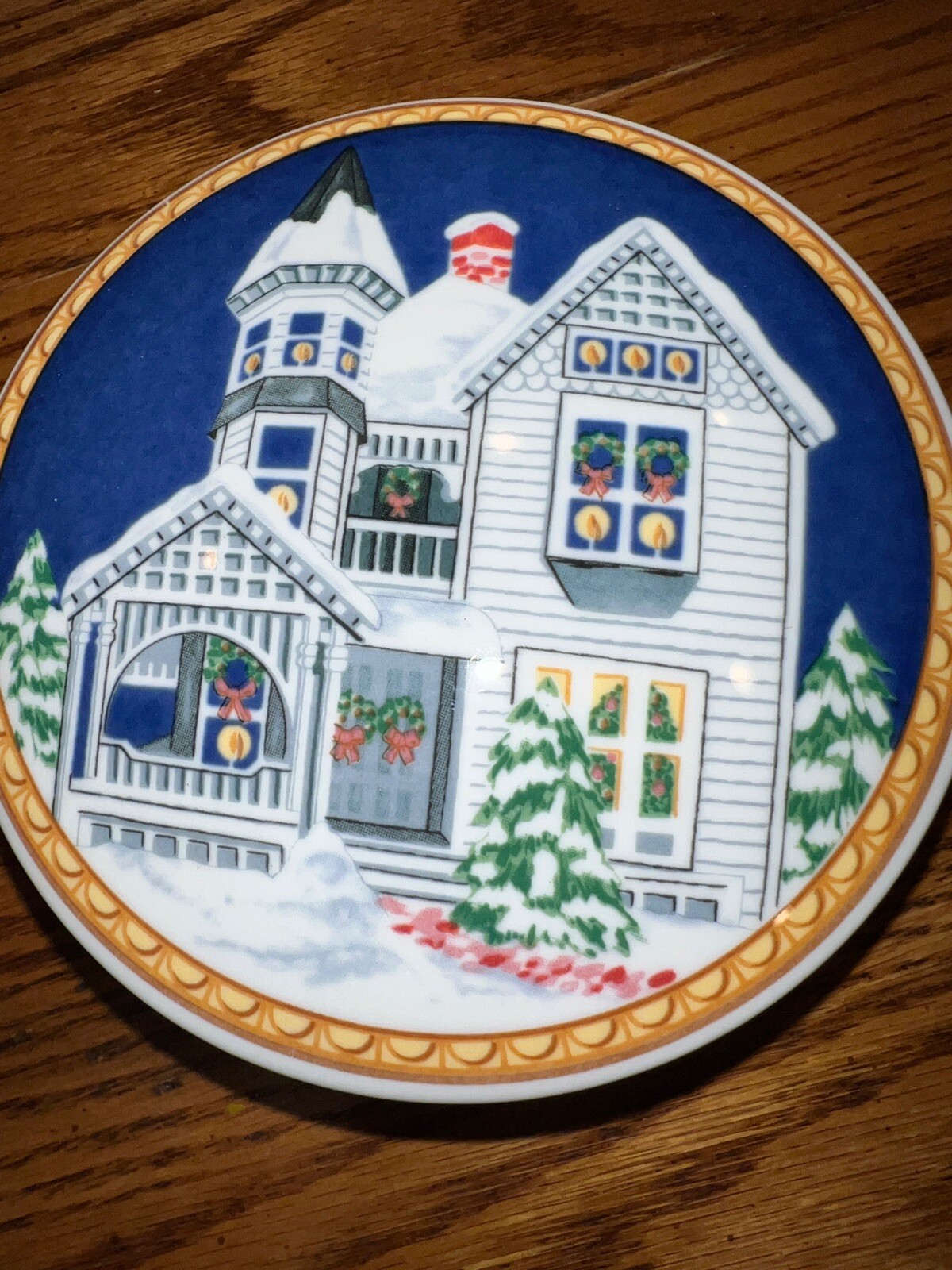 Mikasa Victorian Holiday Round Porcelain 5
