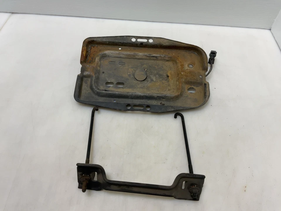 Bandeja de montagem de bateria OEM Jeep TJ Wrangler com suporte de retenção 1997-2004 008383 - Imagem 2 de 4