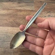 Wm Rogers MFG Co Grapefruit Spoon Grapefruit Lines Pattern 