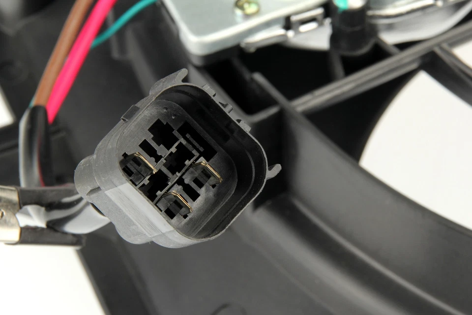 Conjunto de ventilador auxiliar de refrigeración del motor URO para BMW 325i 2001-2005 Foto 4 de 4