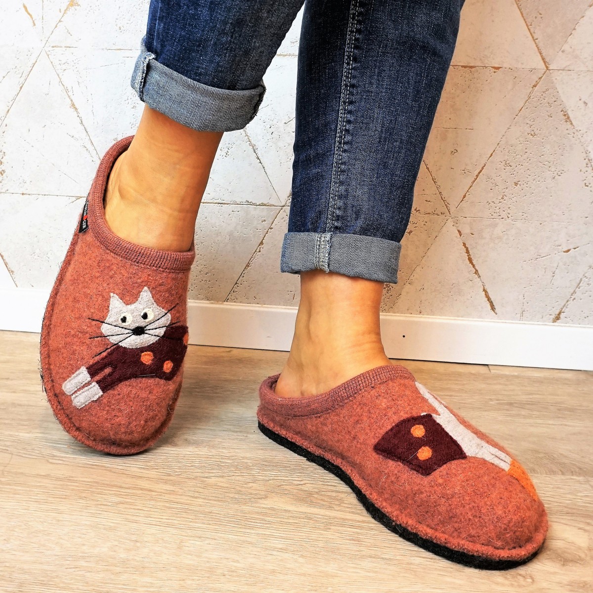 HAFLINGER CUCHO WOMEN'S SLIPPERS IN WOOL FELT COPPER CAT