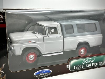 Road Signature 1:18 Scale Diecast Model - 1959 Ford F-250 Pick Up