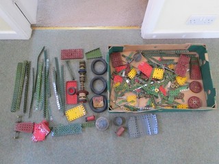 Large Collection of Vintage Meccano Parts Pieces Wheels Plates etc etc Job Lot