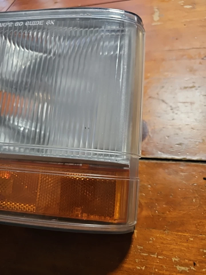 Cadillac Seville 1980-85 luz de giro delantera derecha carcasa OEM (1c) Foto 2 de 4