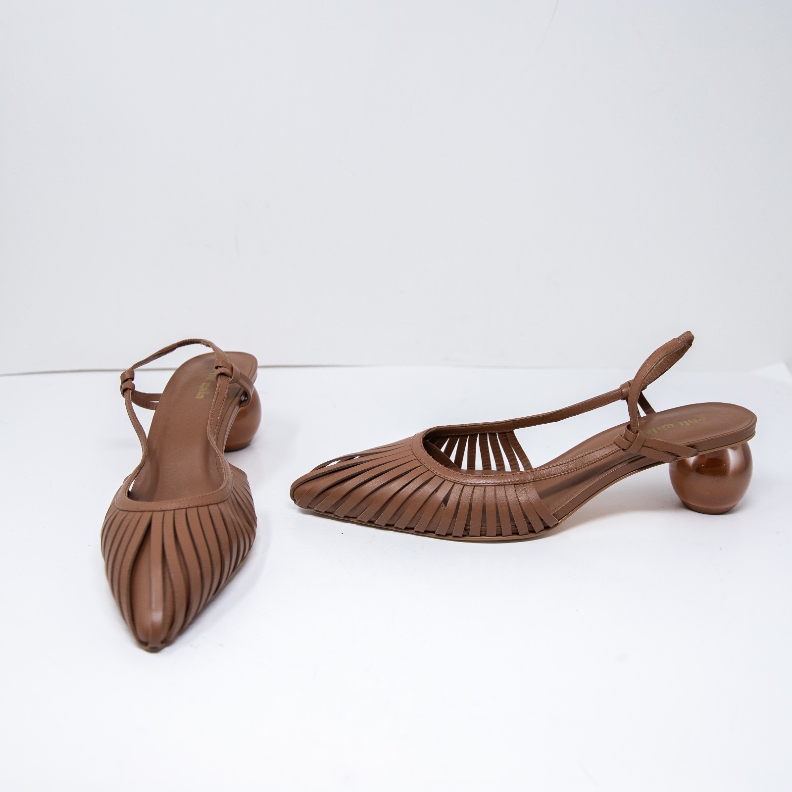 Zapatos de tacón escultóricos Cult Gaia para mujer Alia de cuero genuino marrón