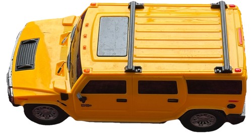 2007 Plastica Giallo Hummer H2 SUV 1:24 7,25" lungo x 3" largo - Foto 3 di 6