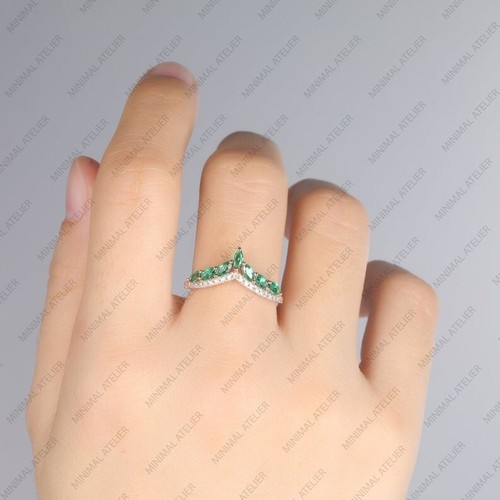 Emerald & Cubic Zirconia Crown Ring, 925 Silver Stackable Ring, Wedding Ring, - Picture 8 of 9
