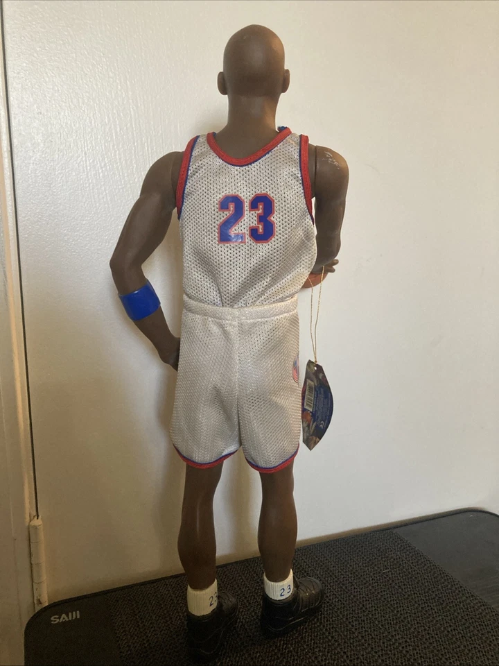 Figura Michael Jordan Tune Squad 1996 resina 20" exclusiva de JC Penney Space Jam Foto 4 de 4