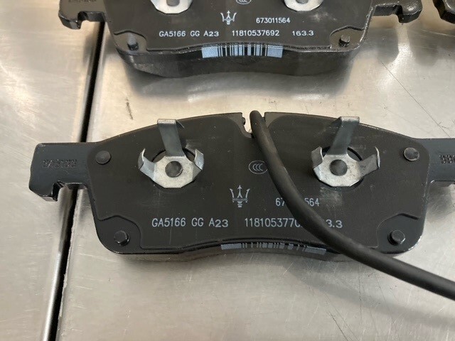 MASERATI LEVANTE ORIGINAL EQUIPMENT FRONT BRAKE PAD KIT #673011564